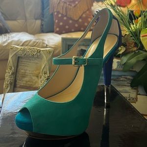 Boutique 9 Turquoise Heel ( size 9 )